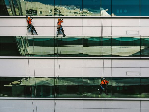 城市建筑的守护者 专业建筑物清洗服务全解析