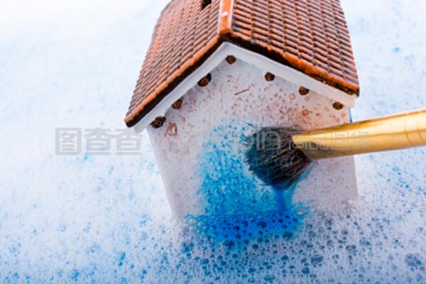 泡沫水中的城市幻影 清洁之外的深意